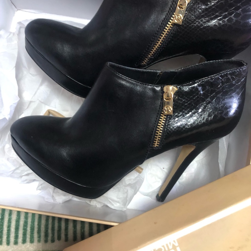 Designer Alligator platform Booties - Picture 3 of 9